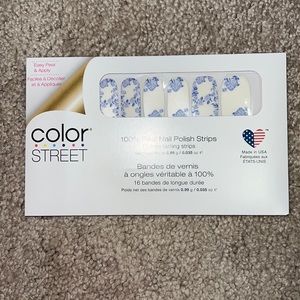 Color Street Nail Strips: Floral of the Story